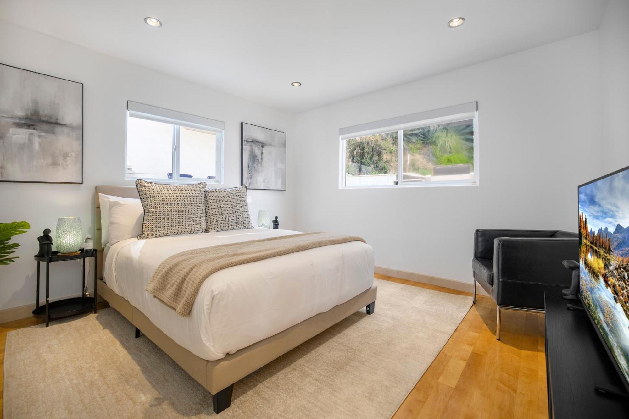 Belden View Apartment Los Angeles